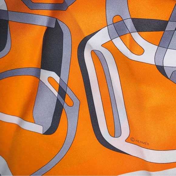 Hermès Silk Scarf - Picture 3 of 7